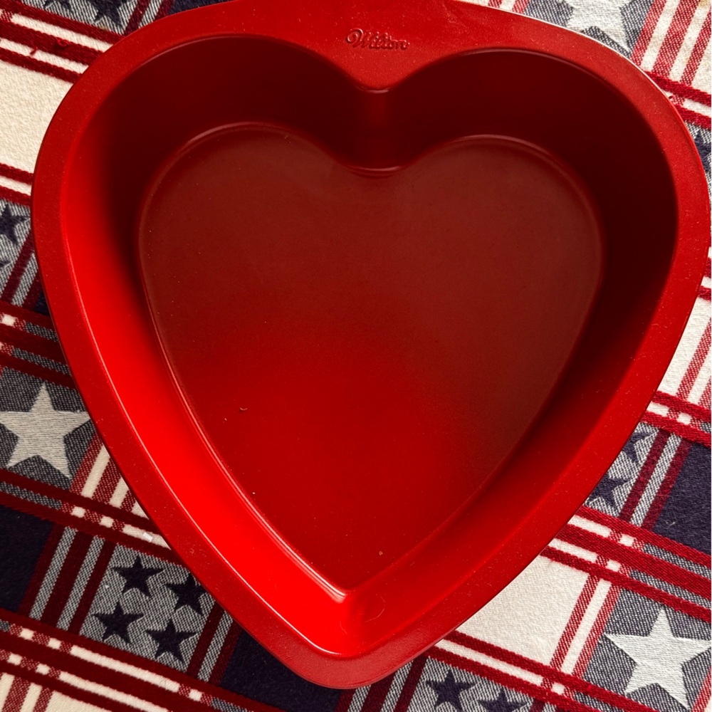 Wilton Red Heart Cake Pan 9-Inch Steel Non-Stick Baking Valentine's Day New